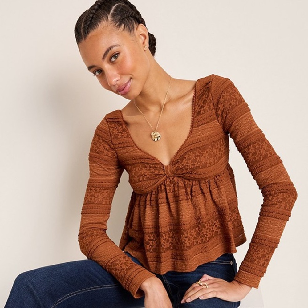 Francesca's Collections Sarah Long Sleeve Knit Top Size M - Picture 2 of 10